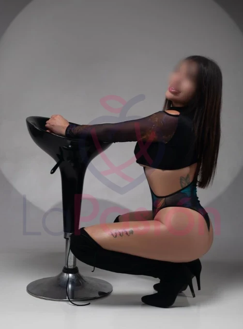 Foto secundaria de Sacha, escort chilena en Hoteles