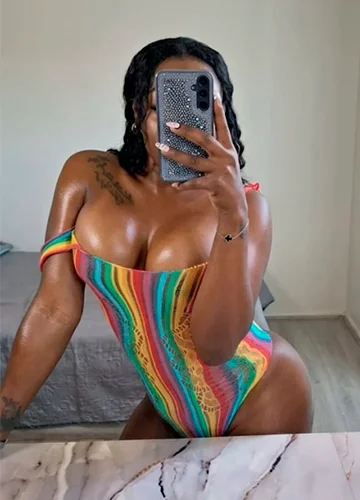 Escort latina en Los Leones